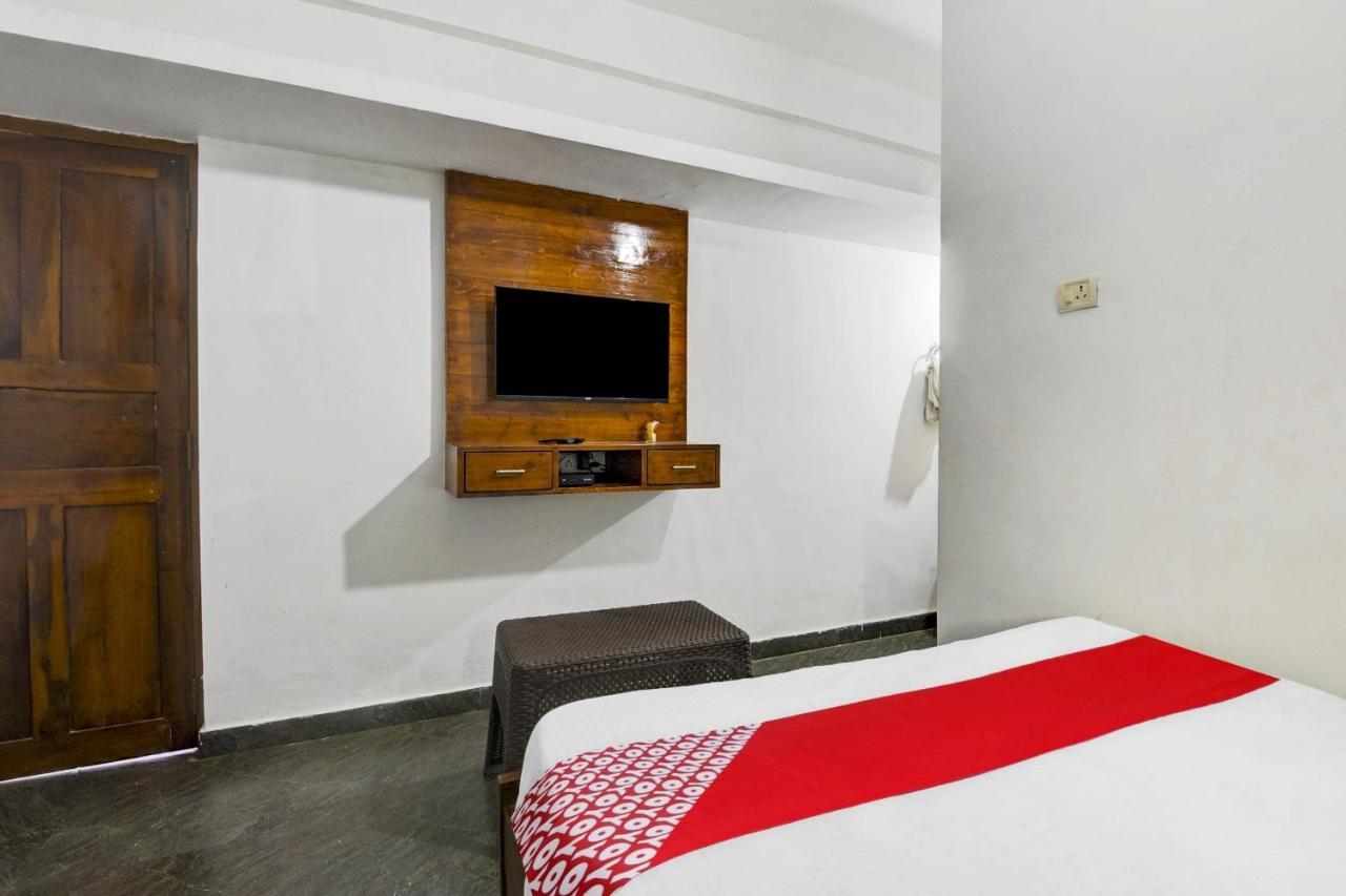 Oyo Flagship Aarvi Guest House Arambol Exterior photo